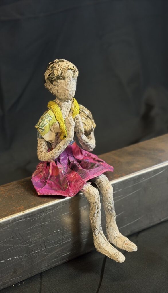 Zeitungspapier Figur