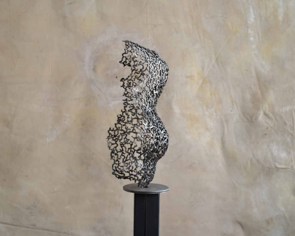 Metall Frauen Büste Hinterteil, in Ausstellung