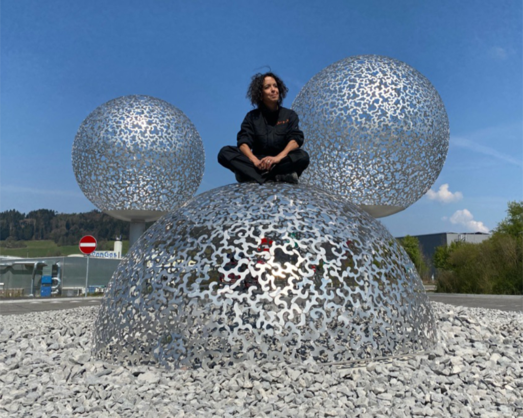 Dagmersellen Kreisel mit CNS Kugeln