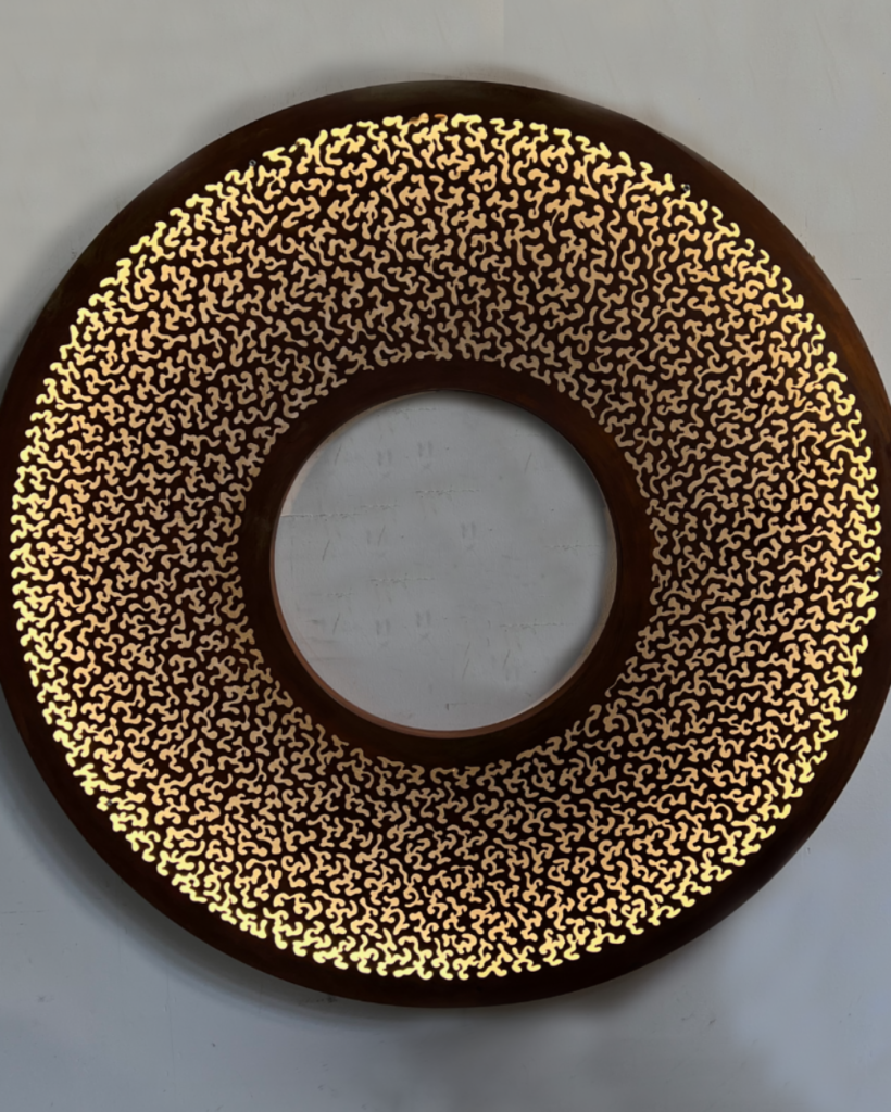 Rondella Leuchte 120cm mit Ornamente