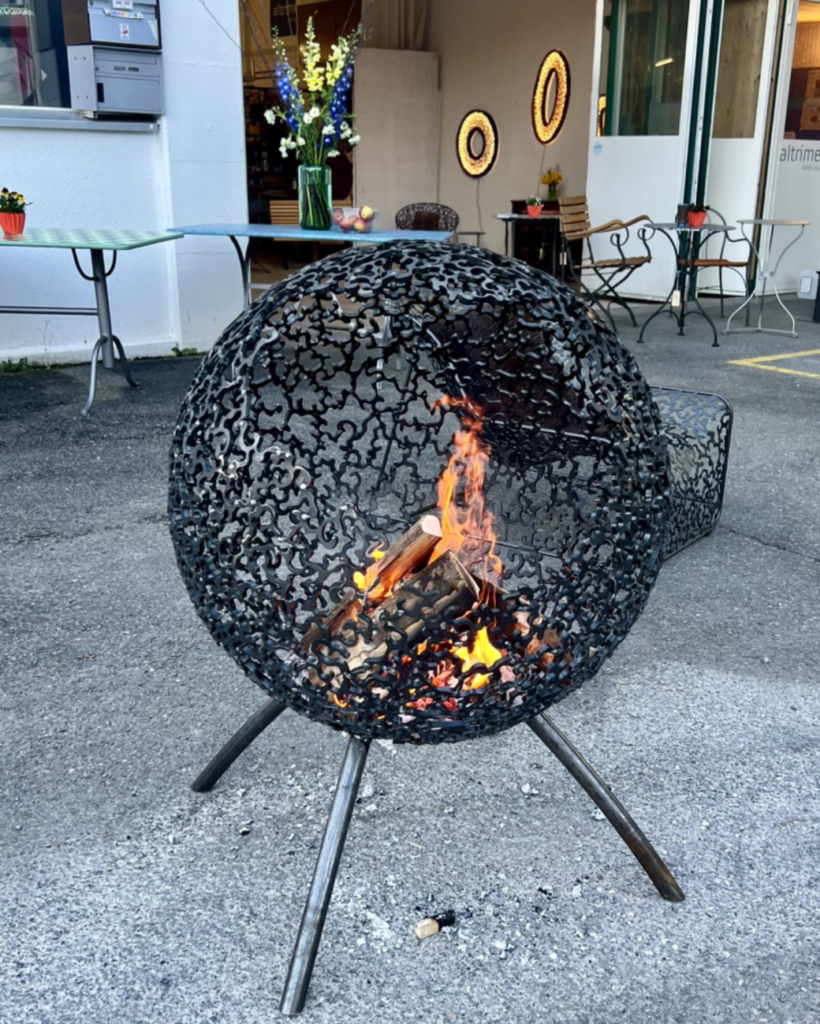 Feuerkugel bei einer Ausstellung